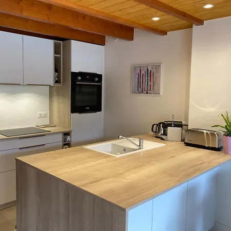 Apartment Centre - Sophisticated 2-bedroom Duplex *