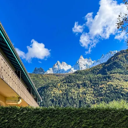Centre - Sophisticated 2-bedroom Duplex Apartmán