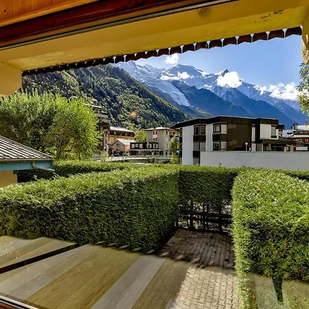Centre - Sophisticated 2-bedroom Duplex Apartmán